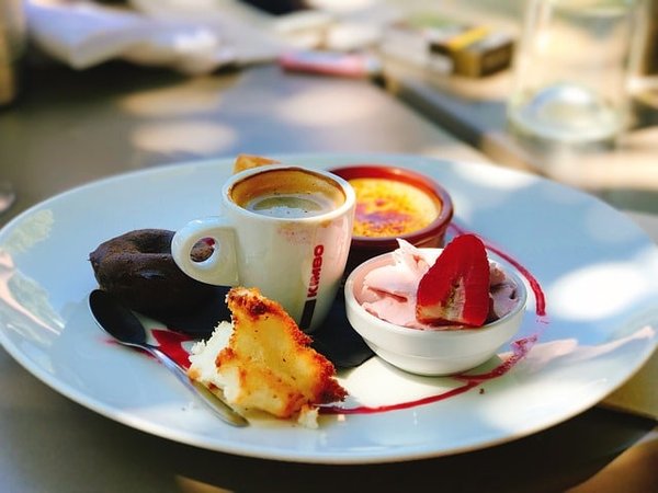 Comment préparer des boissons végétariennes ou véganes avec du café ou du thé ?